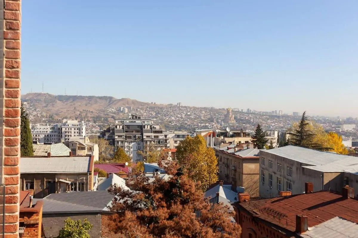 Spacious 3Br Apartment With 2 Balconies In Old Tbilisi 0*,